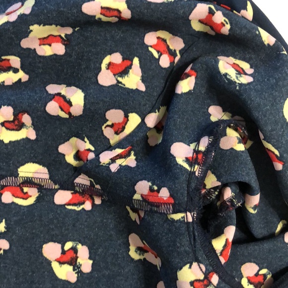 BCBG Flowy BOHO Top TIe Front - Picture 9 of 9